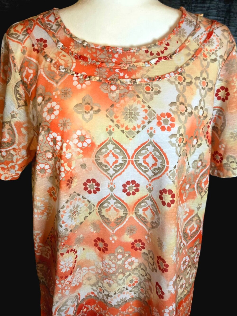 Alfred Dunner Geometric Floral Embroidered Neck Tunic Top Medium - Picture 5 of 13